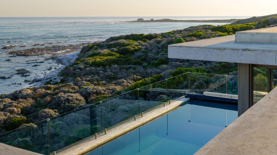 5 Bedroom Property for Sale in Suiderstrand Western Cape